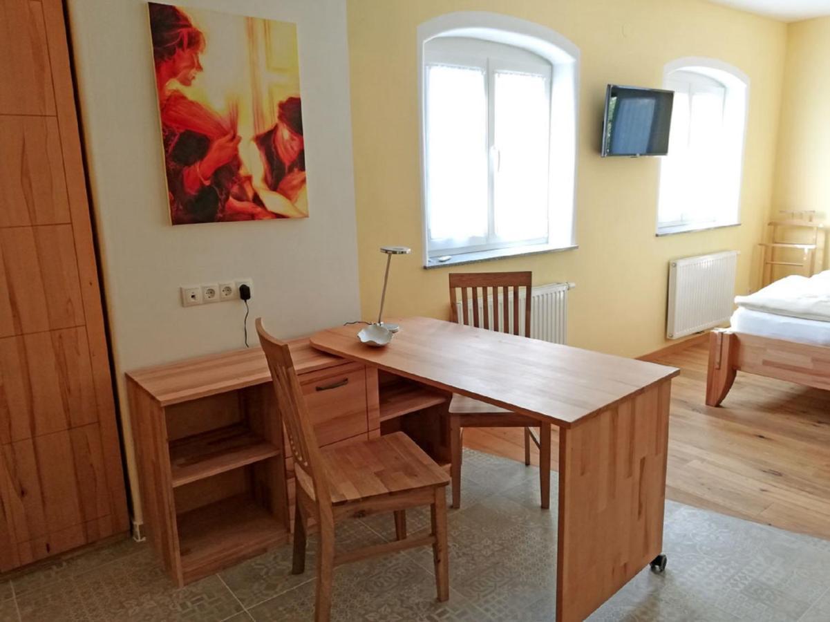 Hotel Haus Monti à Maria Lanzendorf Extérieur photo