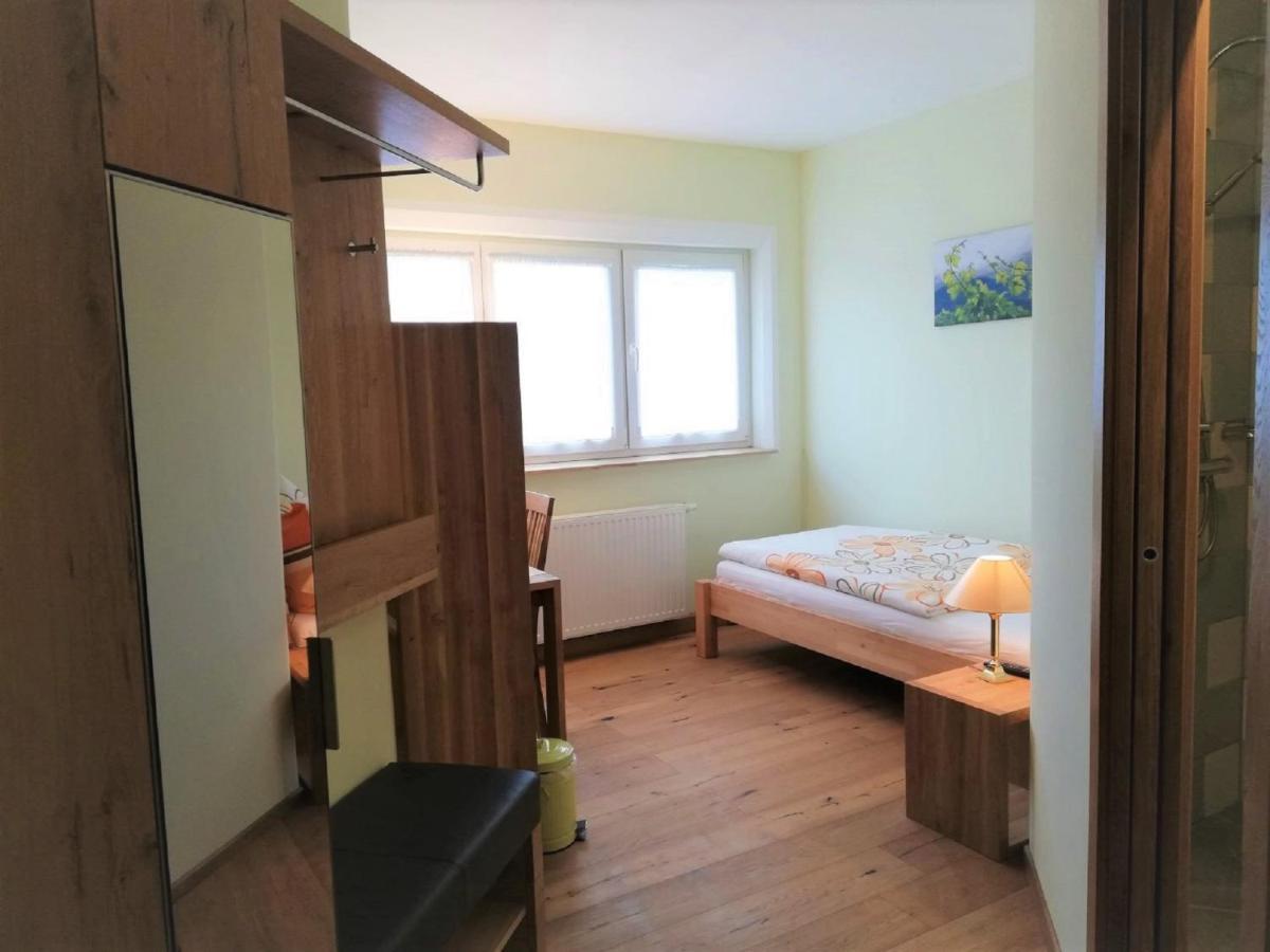 Hotel Haus Monti à Maria Lanzendorf Extérieur photo