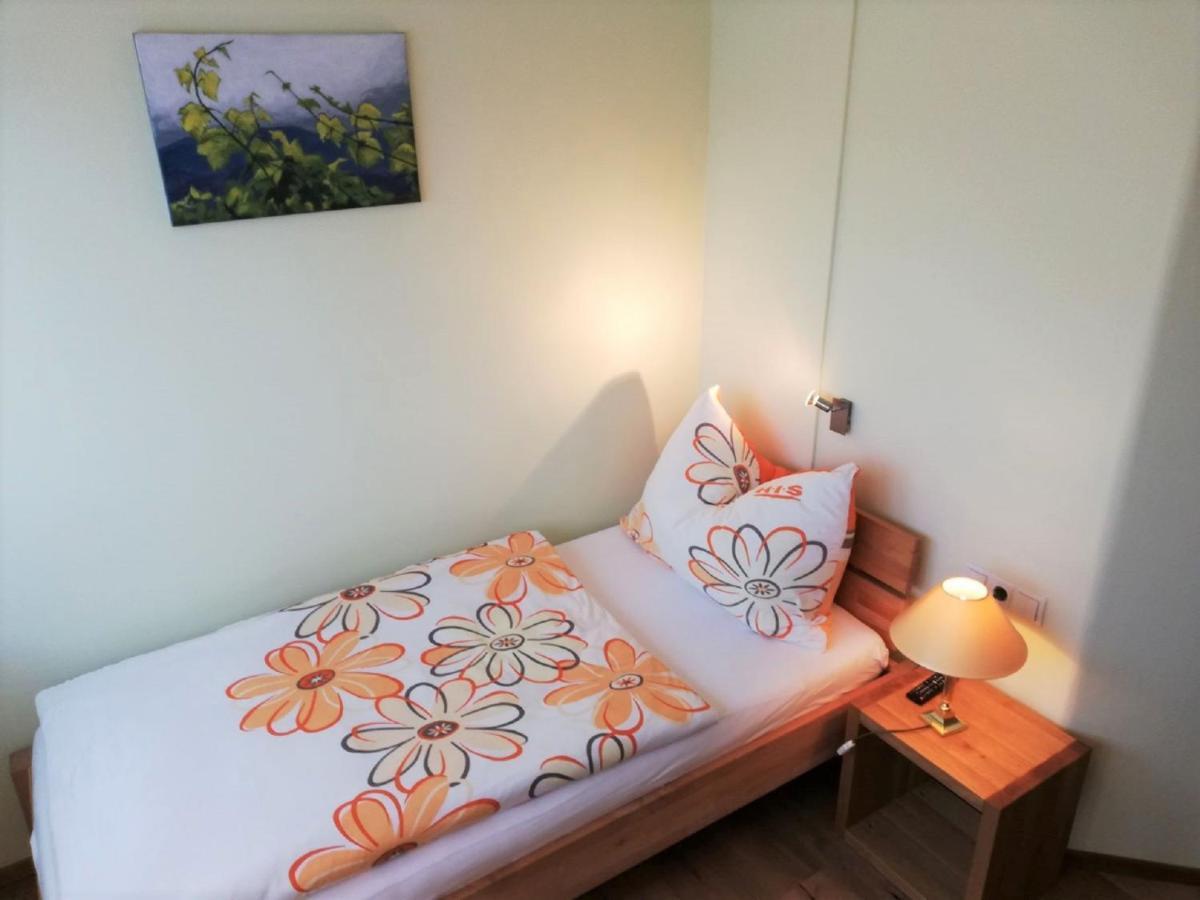Hotel Haus Monti à Maria Lanzendorf Extérieur photo