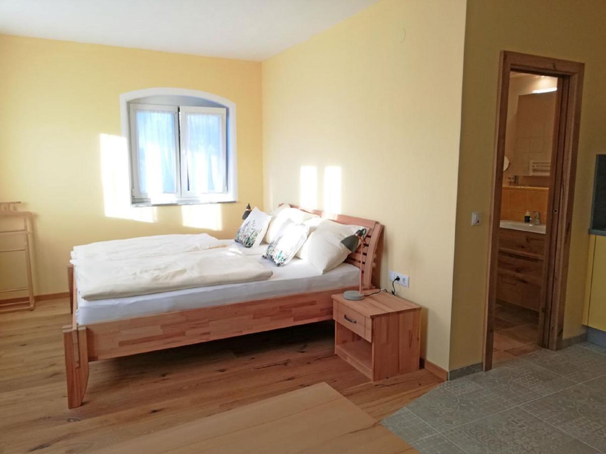 Hotel Haus Monti à Maria Lanzendorf Extérieur photo